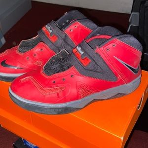 Nike sneakers size 3